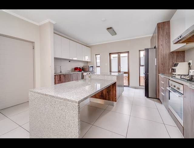 4 BEDROOM HOUSE FOR SALE IN BRYANSTON